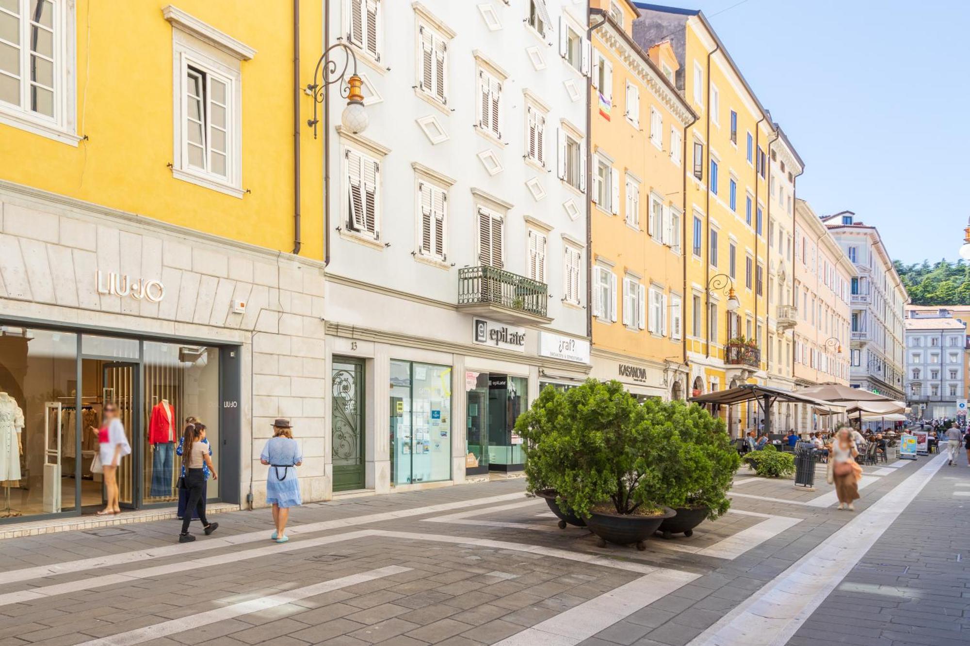Rifugio Wilde, A Trieste Centro Con Parcheggio Luaran gambar